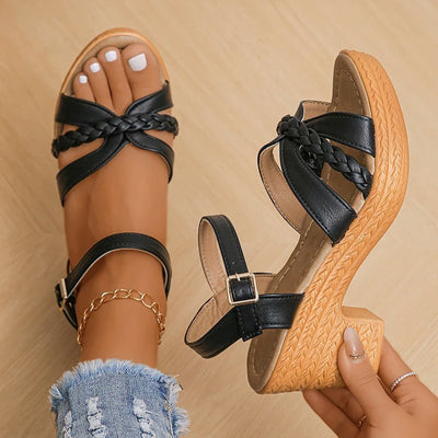 Michella | Stilfulde Sandaler med Flettet Rem