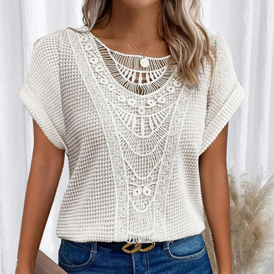 Vanja | Stilfuld Top med Blonde Detalje