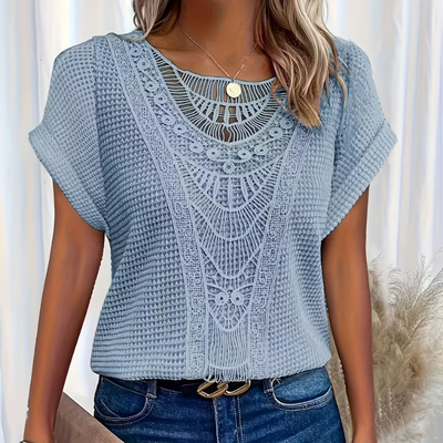 Vanja | Stilfuld Top med Blonde Detalje