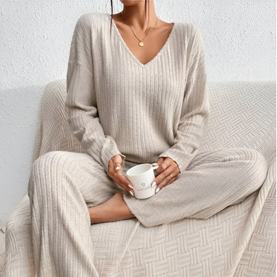 Wilma™ | Ribbet V-hals sweater sæt